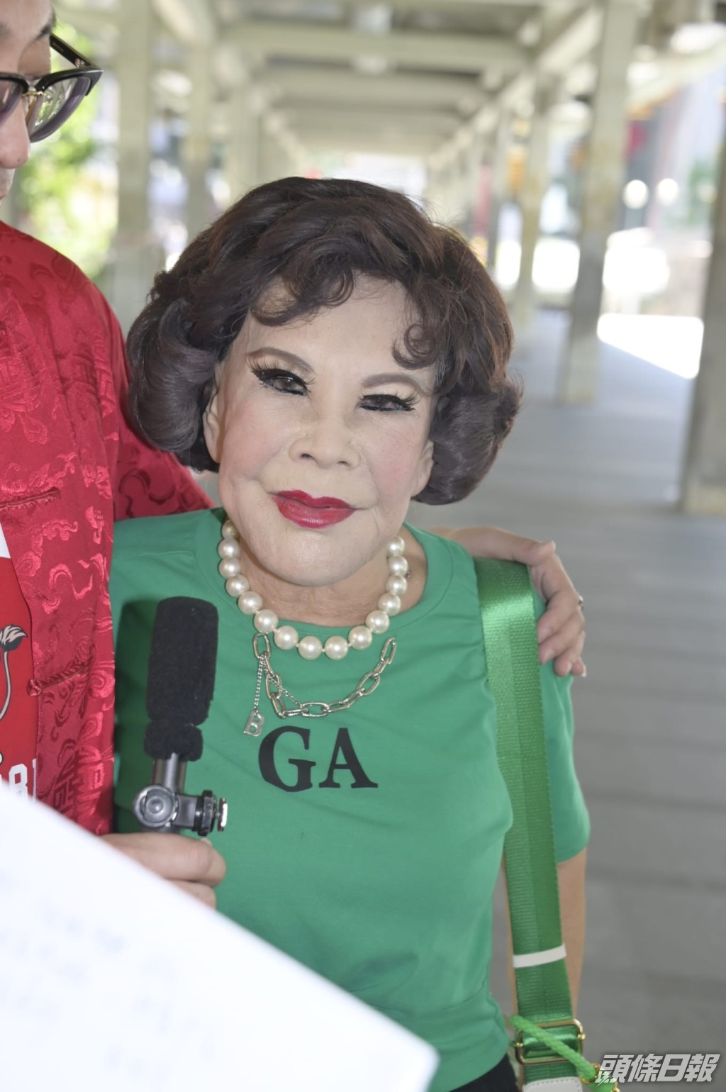 夏蕙姨表示今日穿上全新衣服，寓意有全新的開始。